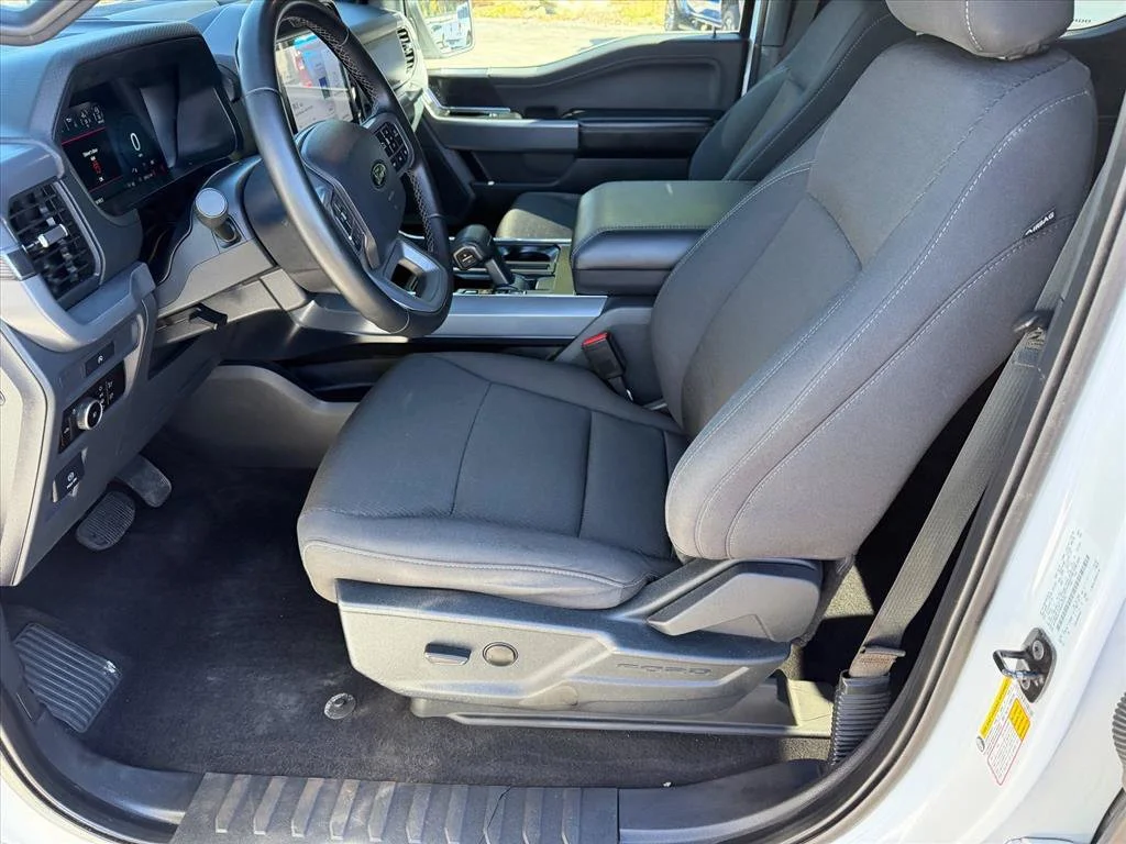 Used 2025 White Ford XLT image 8