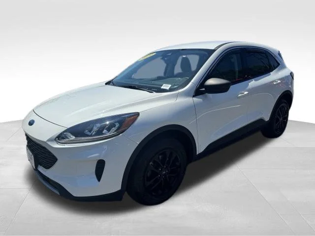 Used 2022 White Ford SE image 3