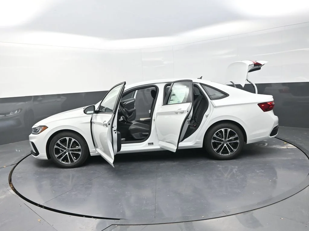 New 2026  Volkswagen 1.5T Sport image 31