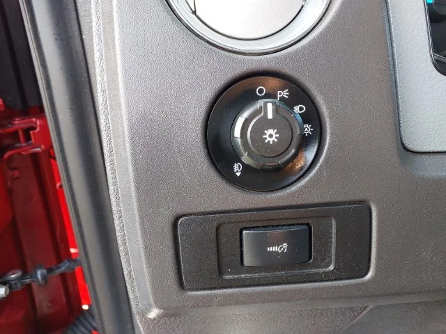 Used 2013 Red Ford XLT image 29