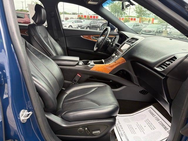 Used 2019 Blue Lincoln Reserve image 23