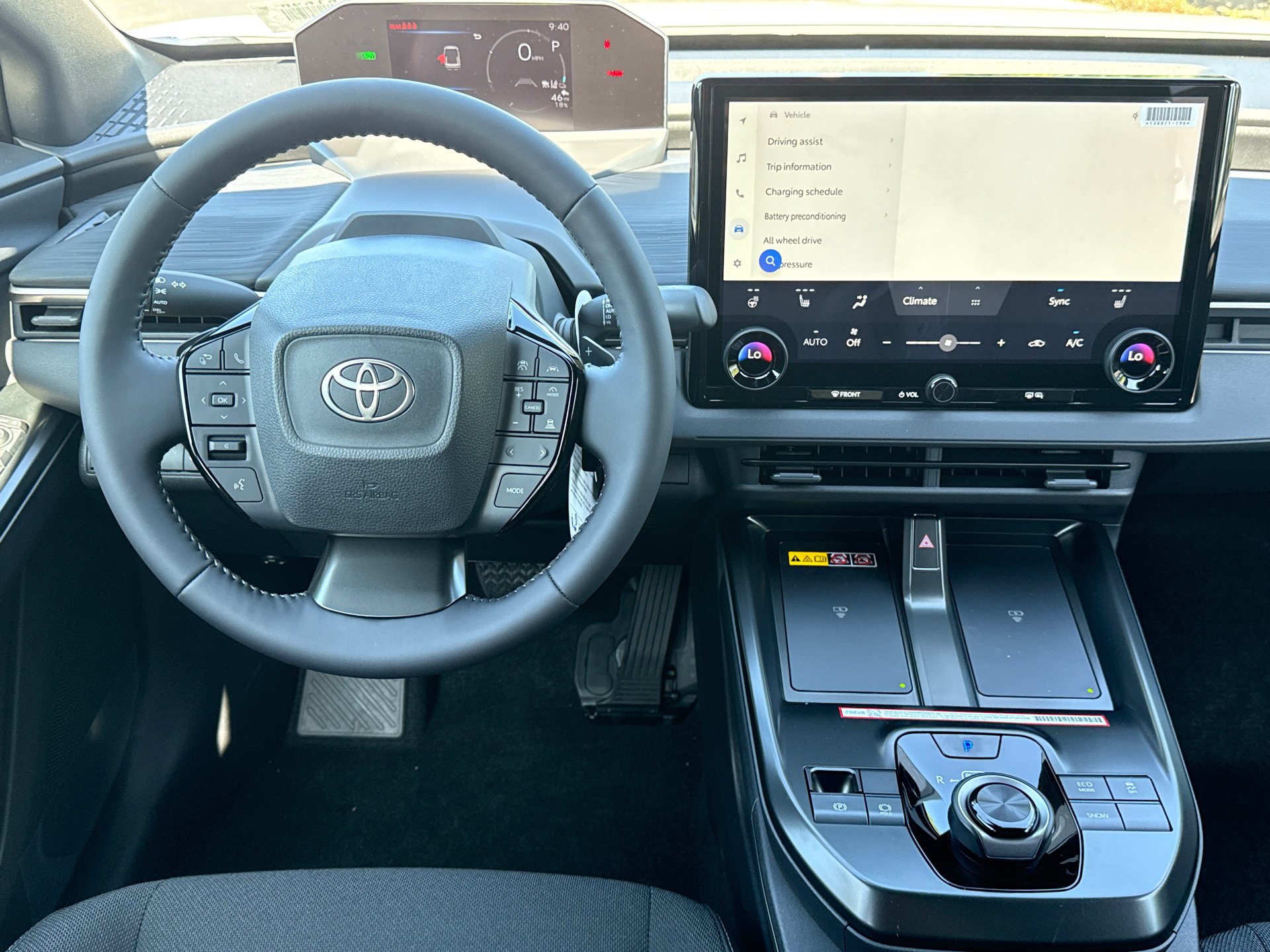 New 2026 Wind Chill Pearl <sup>1</sup> Toyota  SE image 21