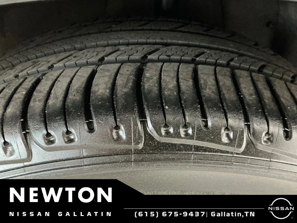 Used 2014 Super Black Nissan 3.5 SV image 46