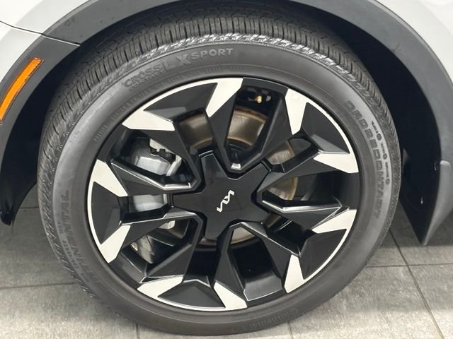 Used 2025 Gray Kia SX image 6