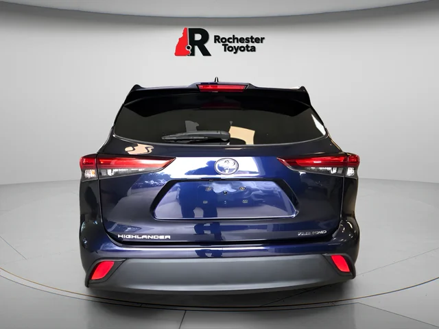 Used 2023 Blue Toyota XLE image 6
