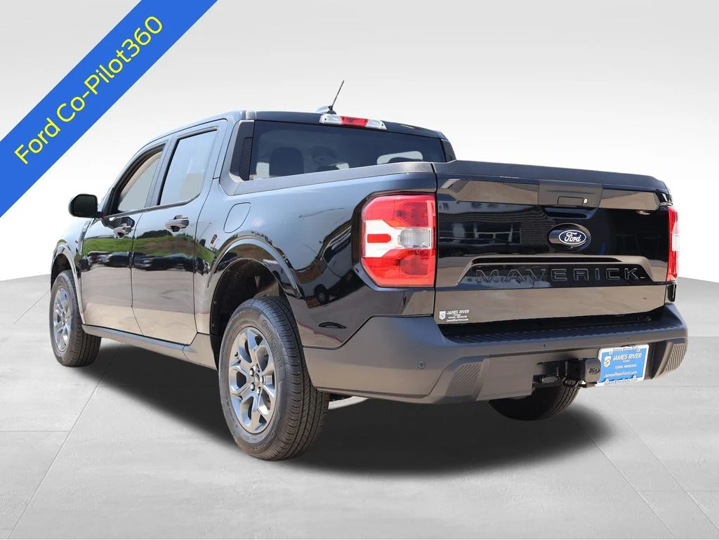 New 2026 Shadow Black Ford XLT image 3