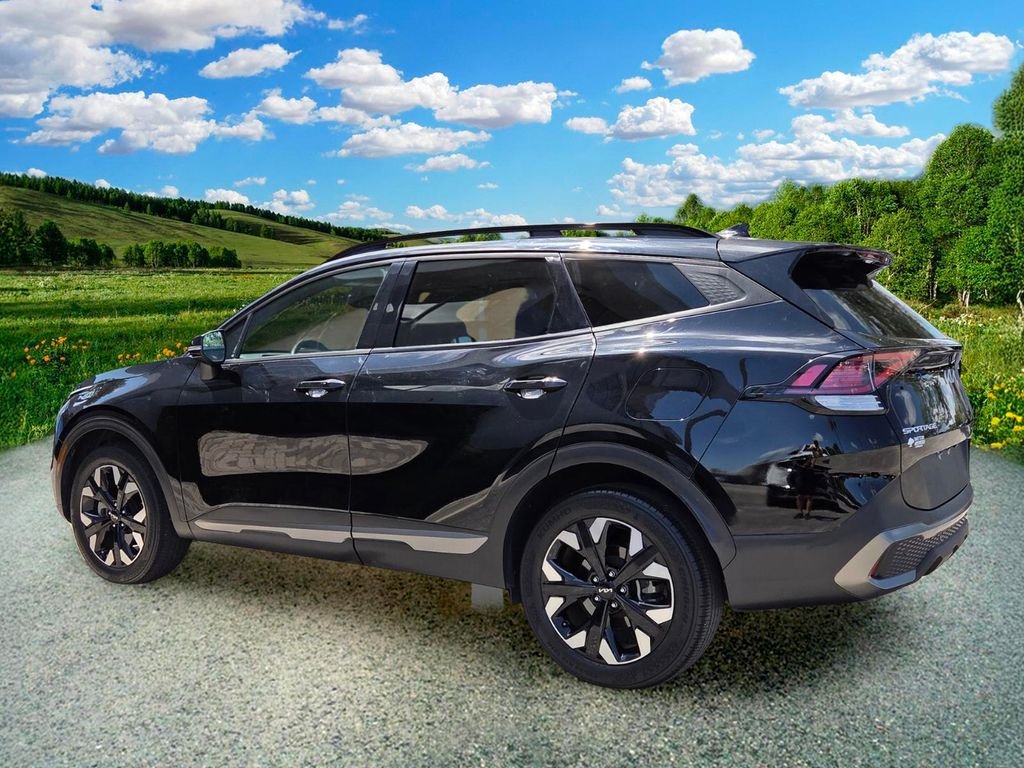 Used 2023 Black Kia X-Line image 4