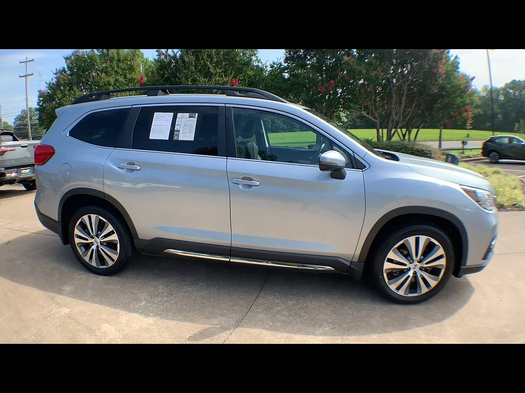 Used 2021 Ice Silver Metallic Subaru Limited image 9