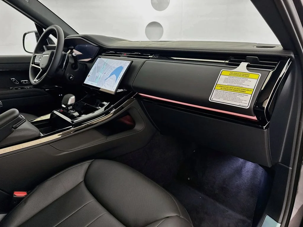 New 2026 Charente Grey Land Rover Dynamic SE image 30