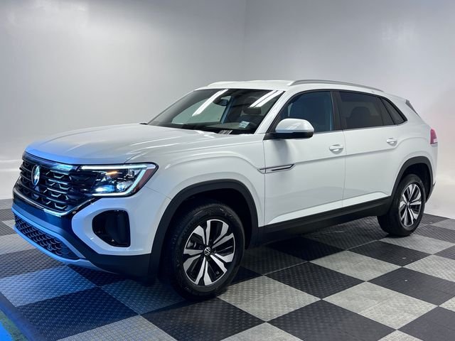 New 2026 White Volkswagen SE image 3