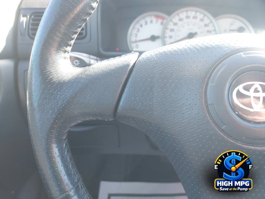 Used 2005 Red Toyota S image 18
