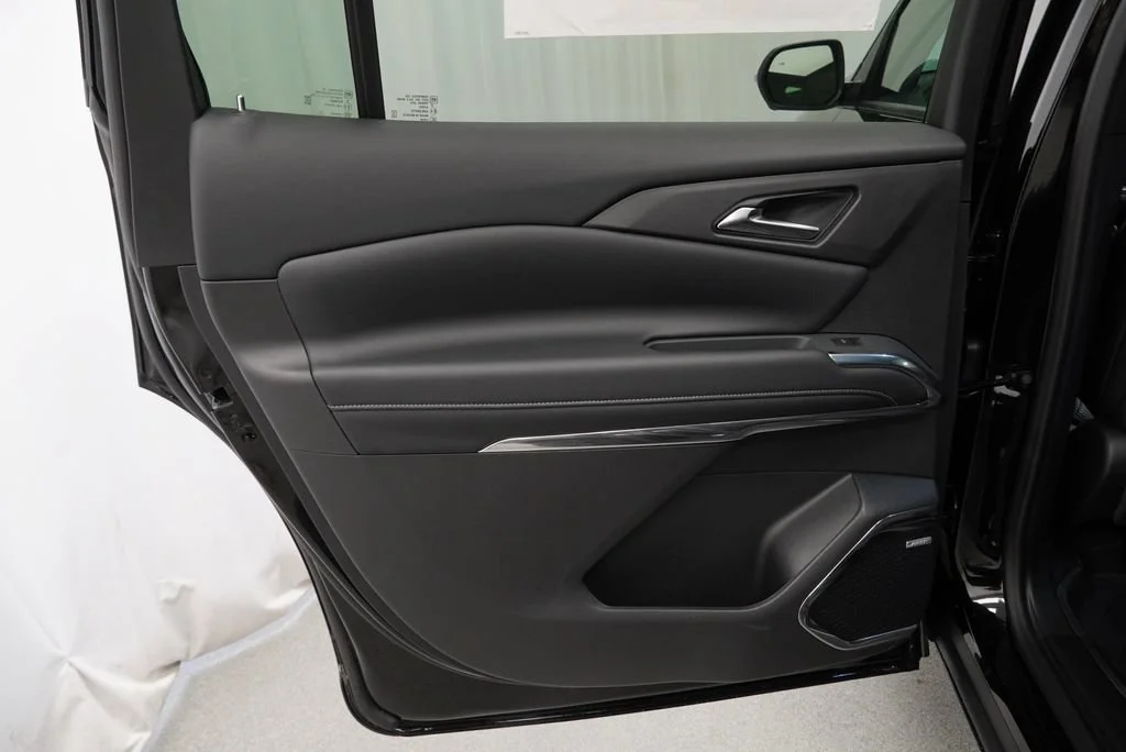 New 2027 Mosaic Black Metallic Chevrolet LT image 25