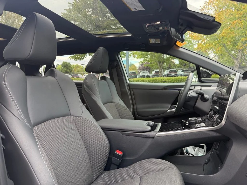 Used 2024 Wind Chill Pearl Toyota XLE image 23
