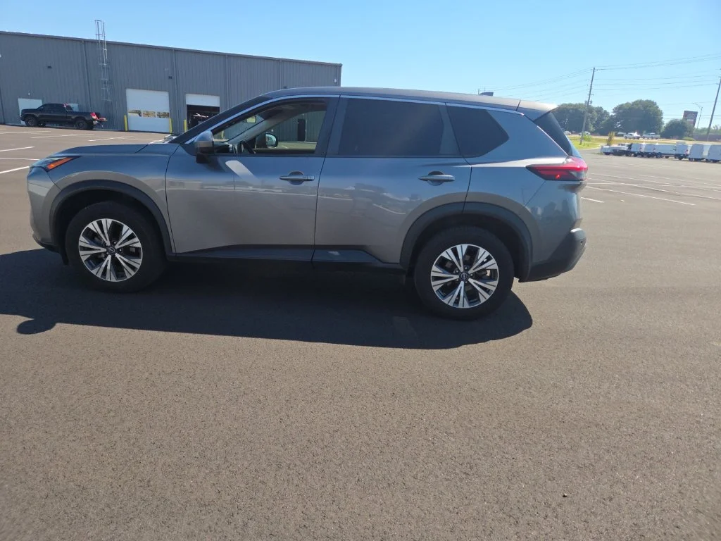 Used 2023 Gray Nissan SV image 8