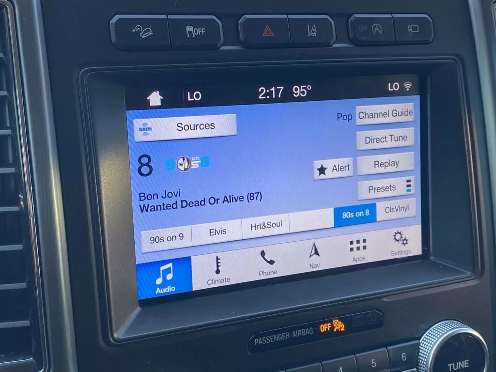 Used 2019 White Ford Platinum image 25