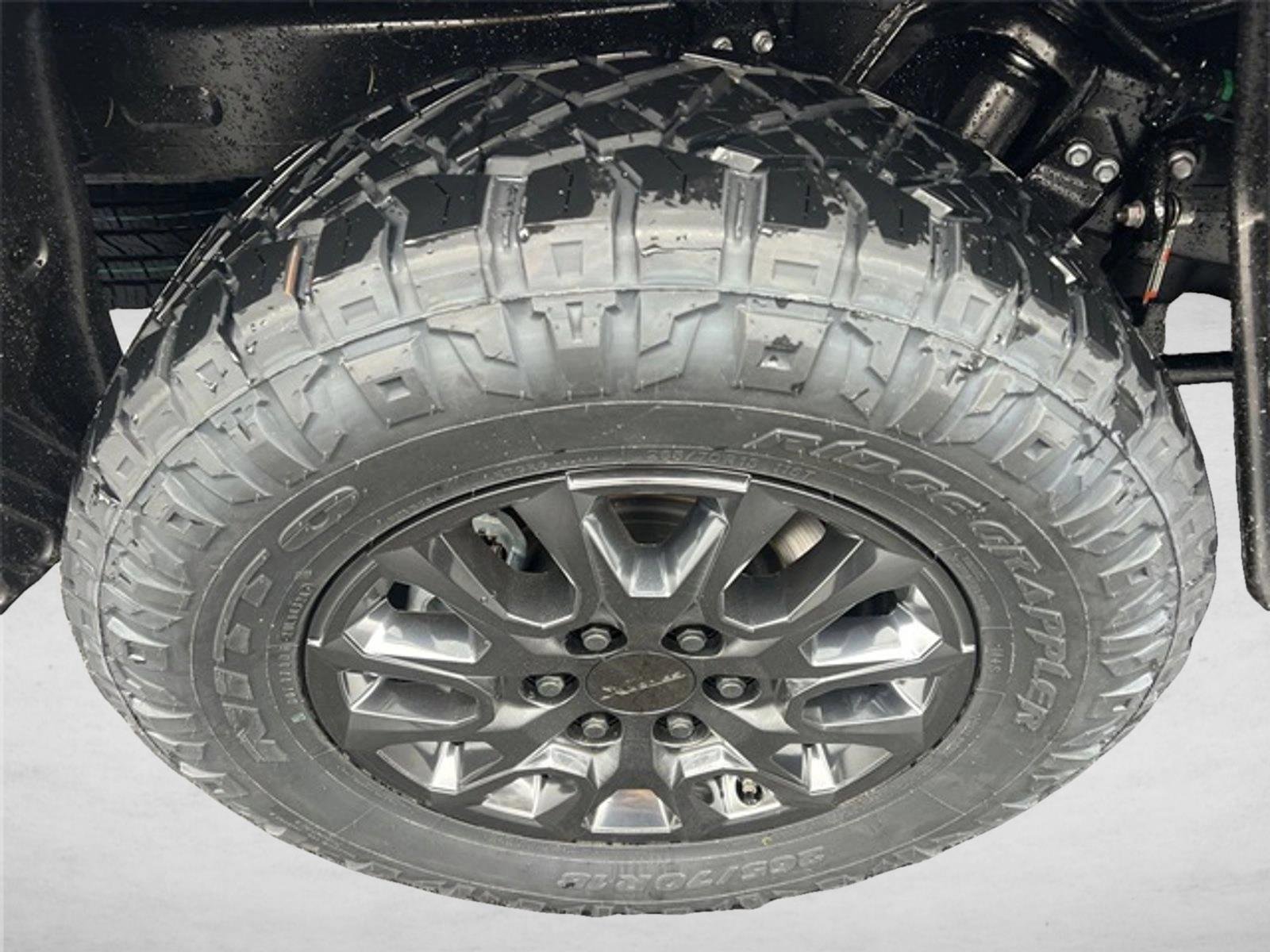 2025 Toyota Tundra Limited - Photo 17