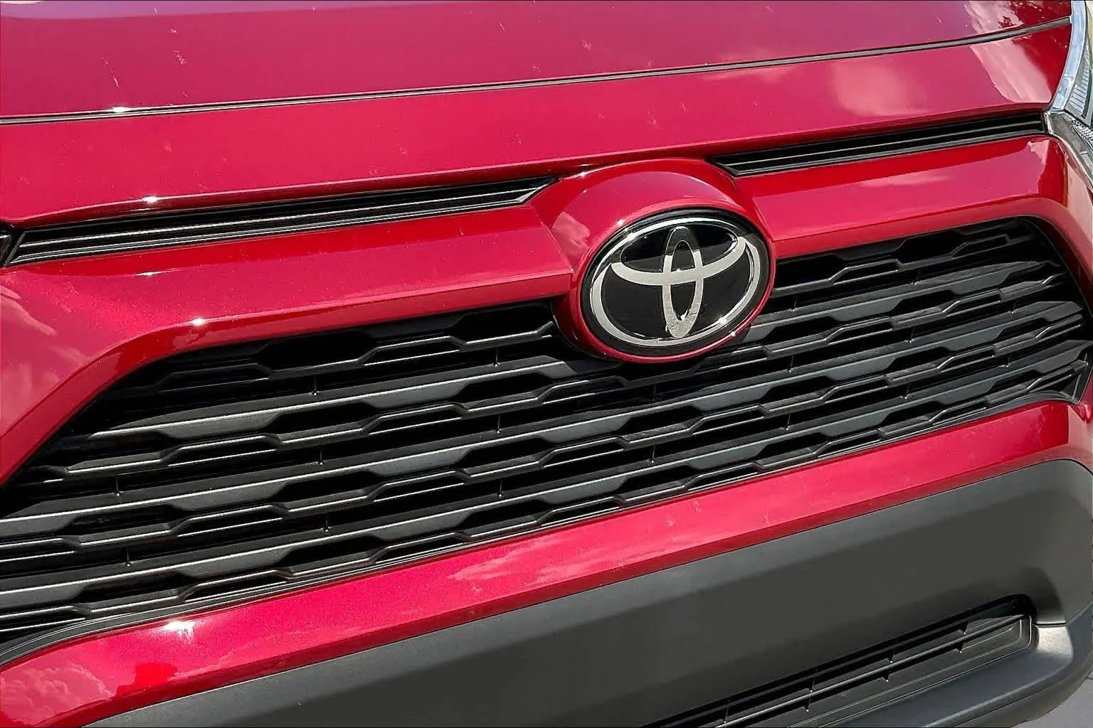 Used 2024 Ruby Flare Pearl Toyota XLE image 30