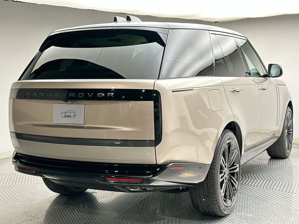 New 2026 Batumi Gold Premium Metallic Land Rover SE image 3