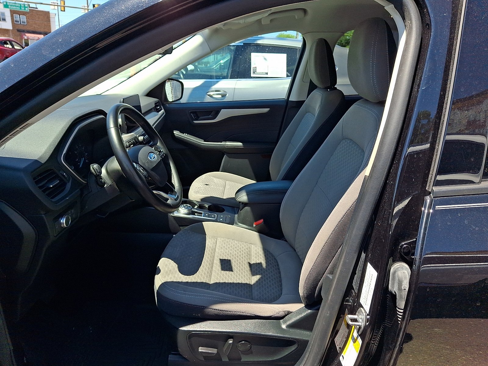 Used 2022 Agate Black Metallic - UM Ford SE image 13