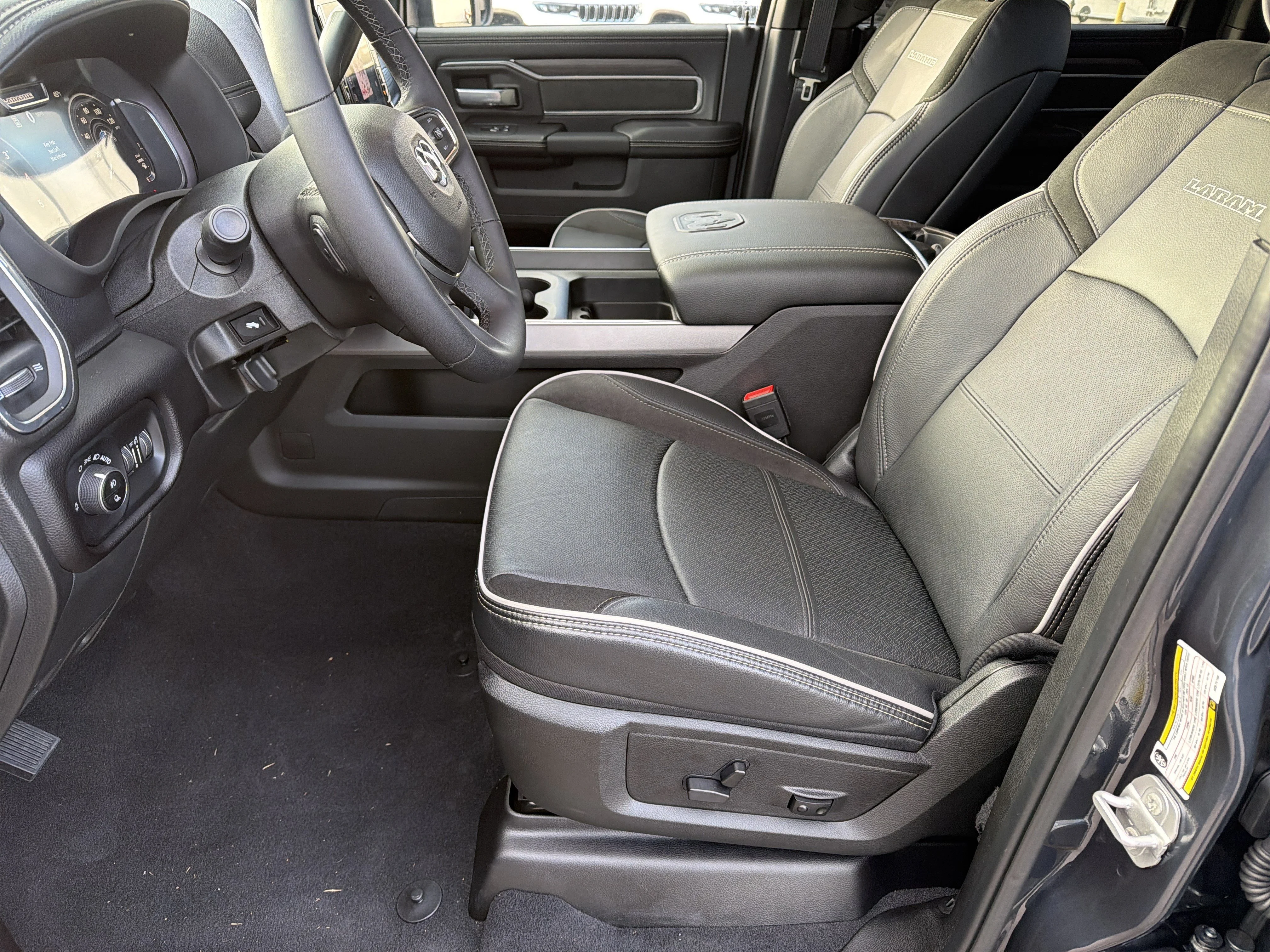 2025 RAM 2500 Laramie - Photo 12