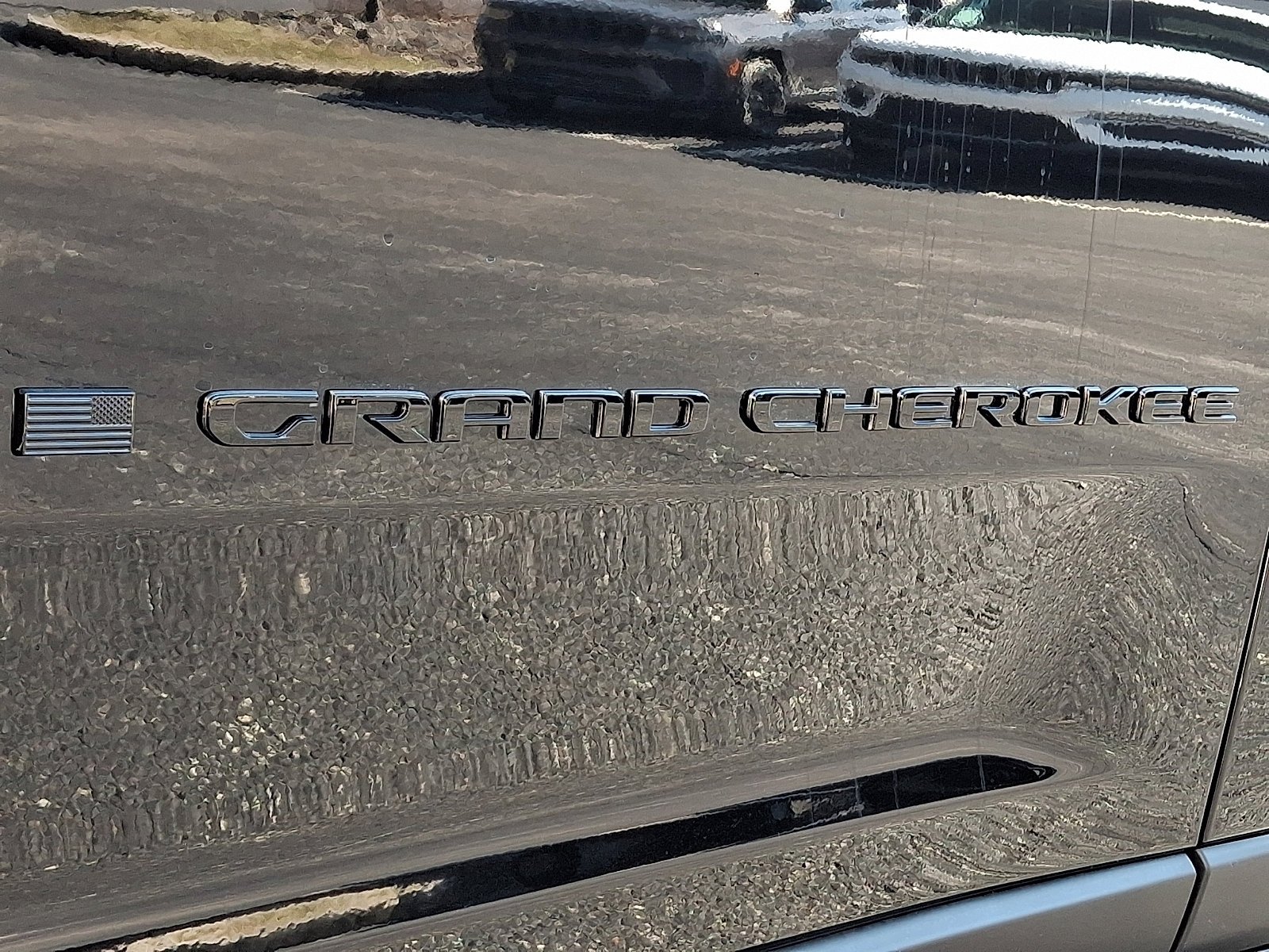 New 2026 Diamond Black Crystal Pearl-Coat Exterior Paint Jeep Limited image 19
