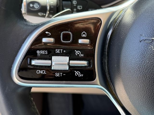 Used 2022  Mercedes-Benz GLC 300 image 25