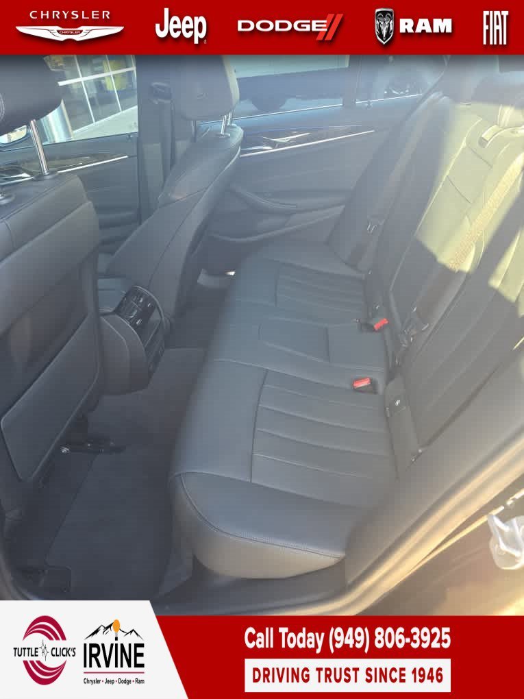 Used 2021 Black Sapphire Metallic BMW 530i image 2