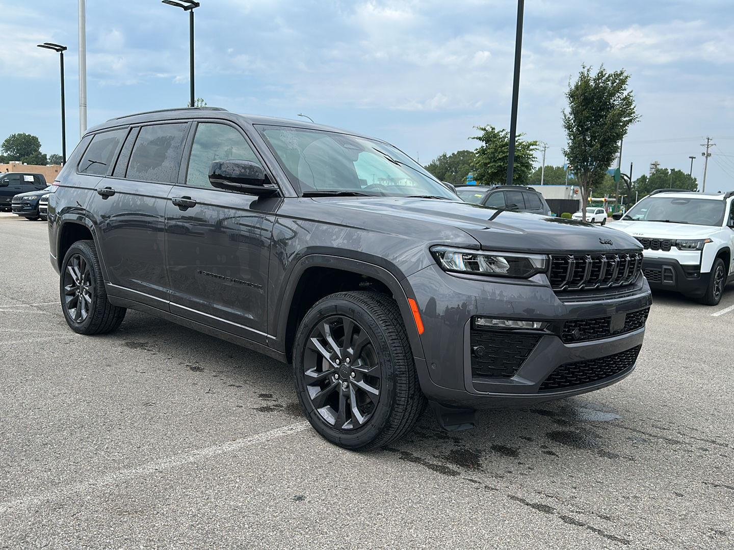 New 2026 Baltic Gray Metallic Clearcoat Jeep Limited Reserve image 5