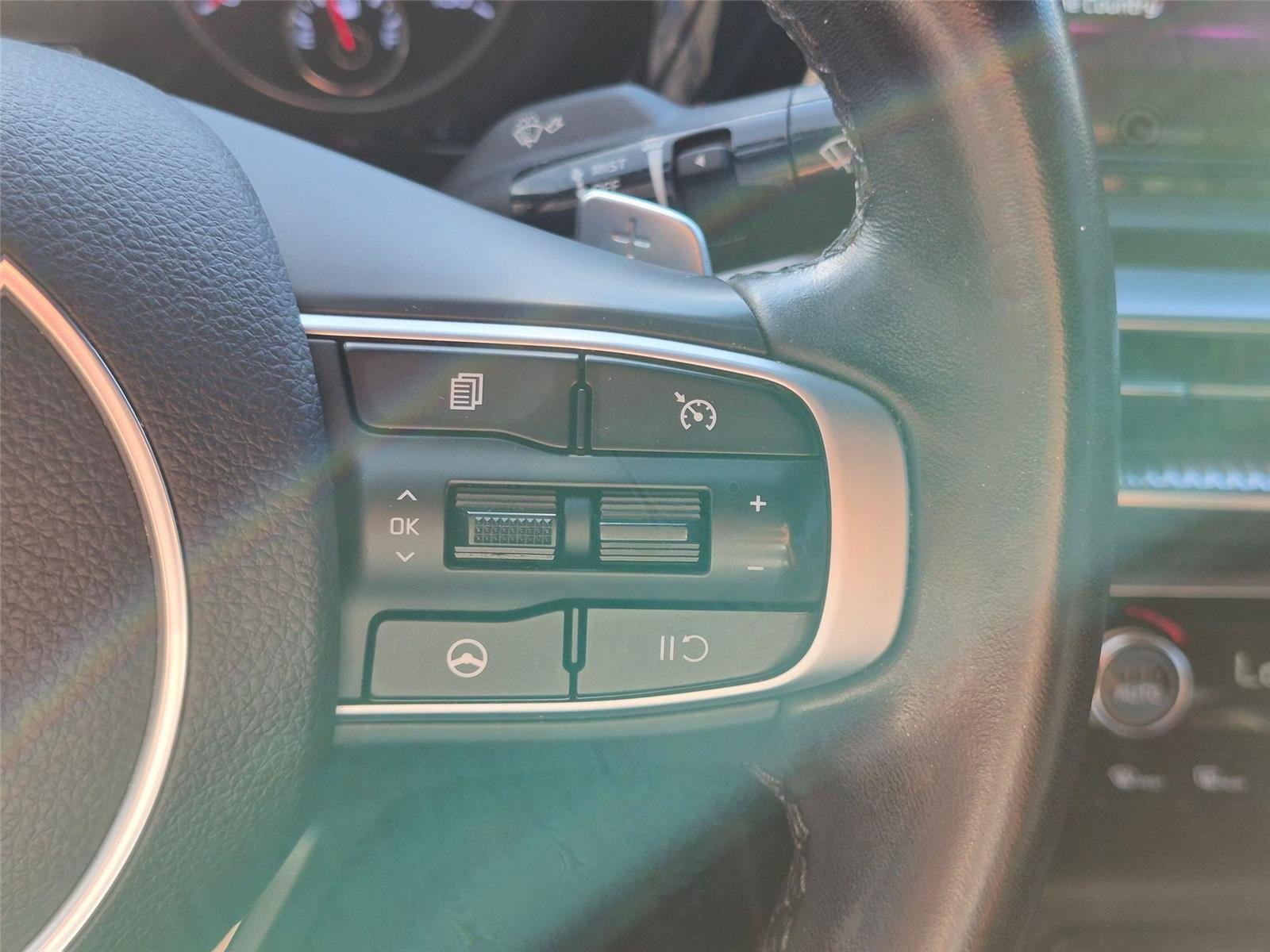 Used 2024 Wolf Gray Kia GT image 18