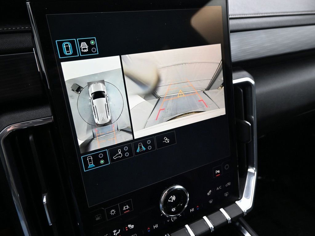 Used 2025 Summit White GMC Elevation image 15