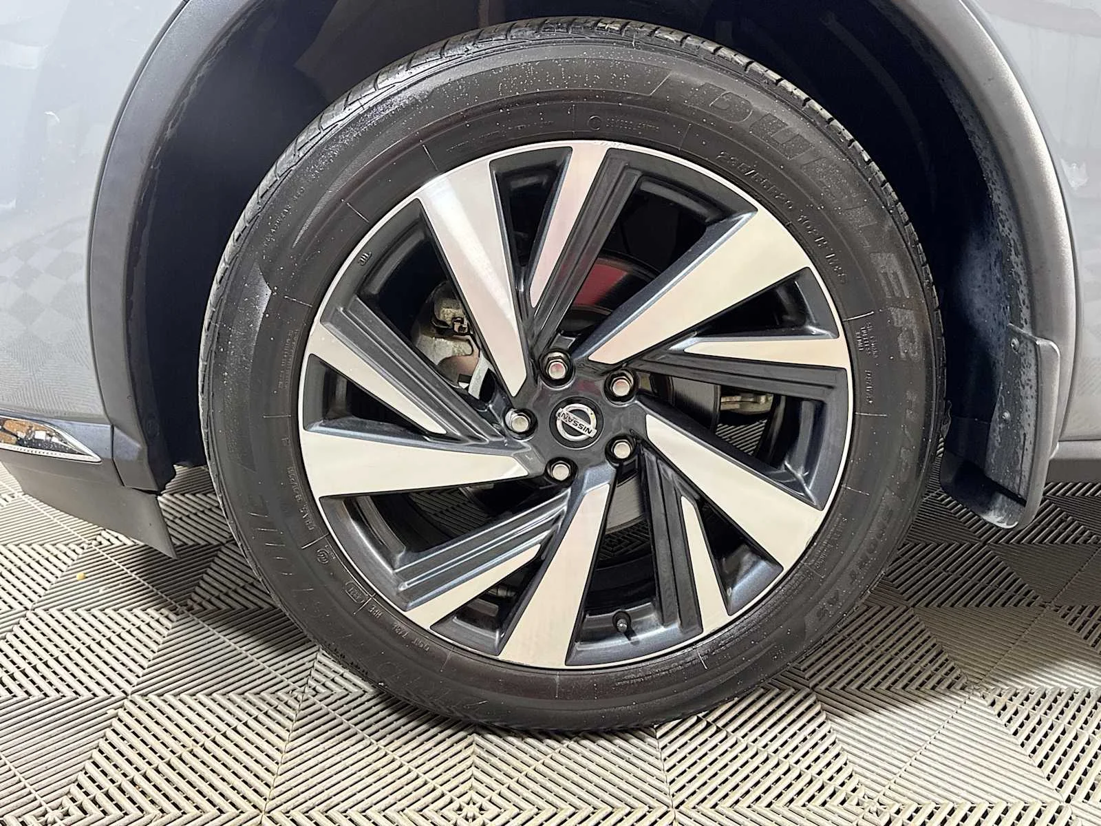 Used 2022 Boulder Gray Pearl Nissan SL image 31