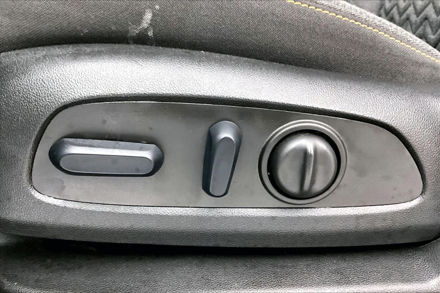 Used 2023 Sterling Gray Metallic Chevrolet LT image 31