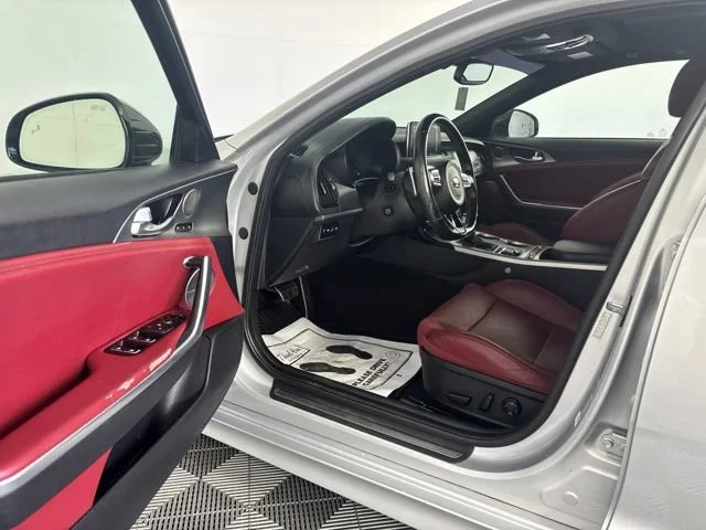 Used 2018 Silver Kia GT1 image 18