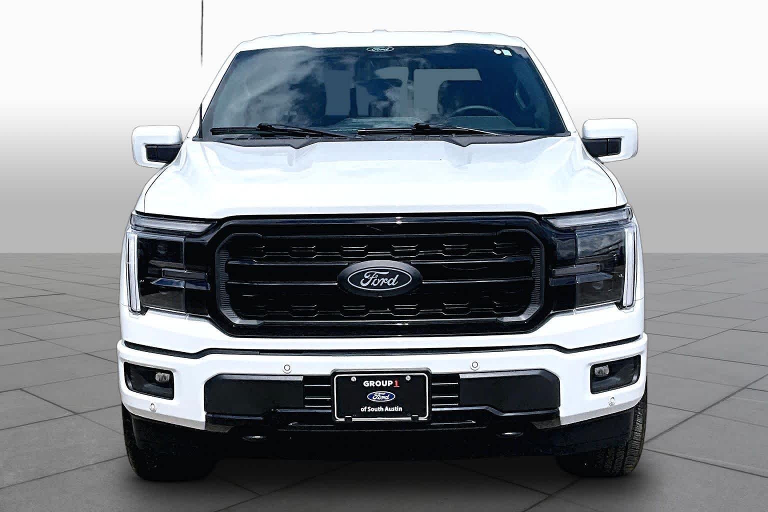 Used 2025 Oxford White Ford LARIAT image 6