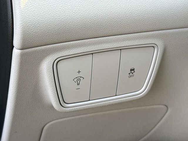 Certified Used 2024 Gray Hyundai SE image 27