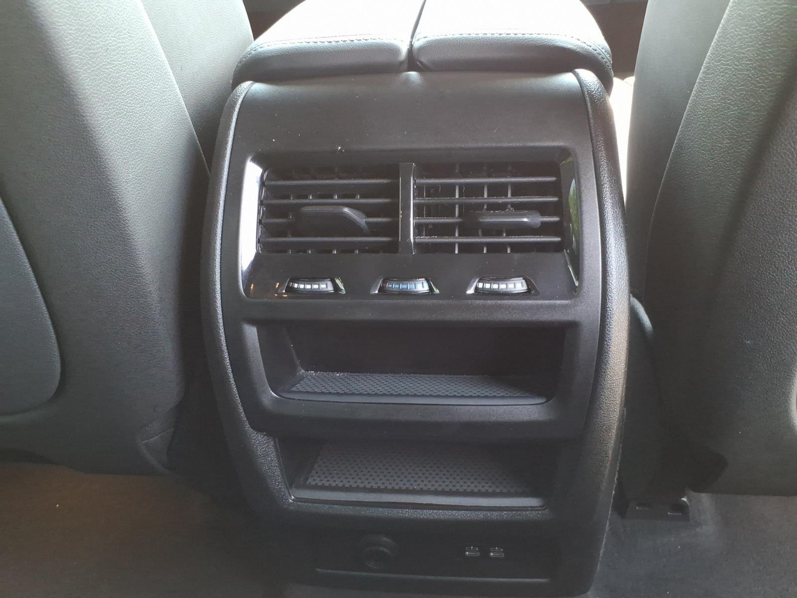 Used 2026  BMW sDrive40i image 29