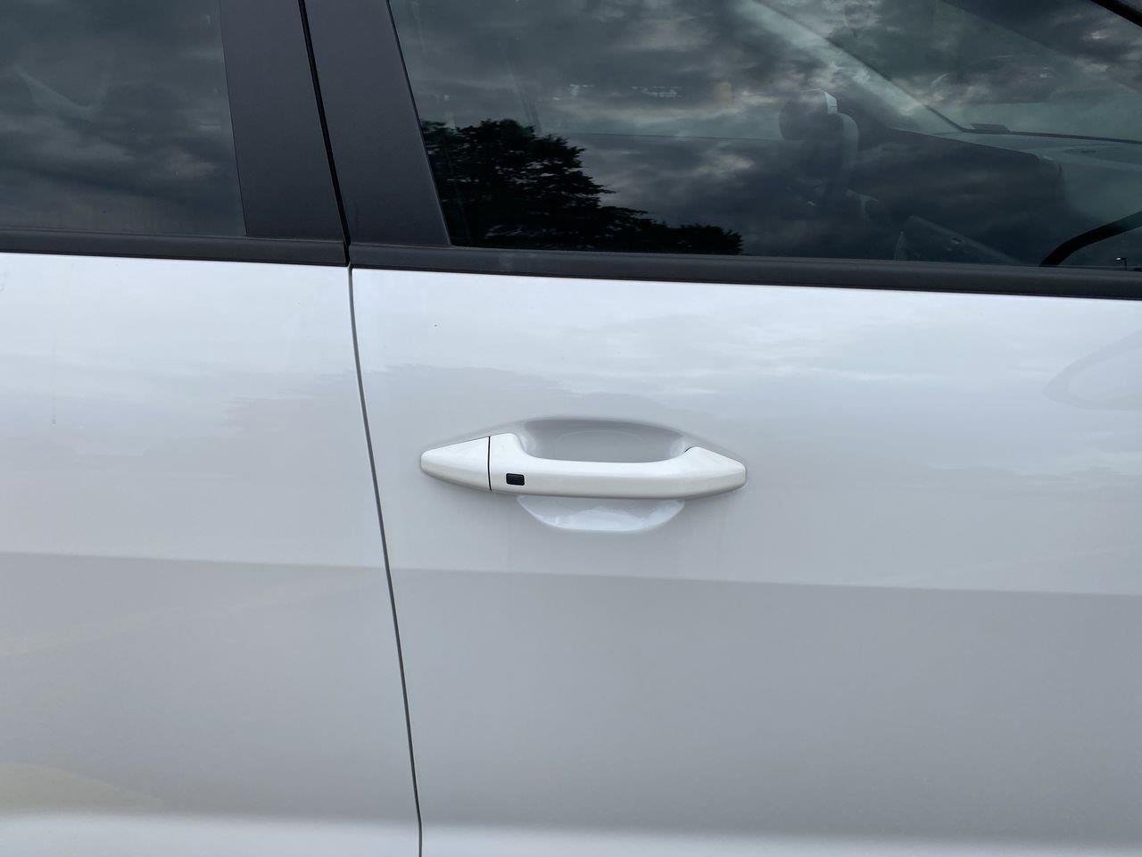 New 2026 Snow White Pearl Kia LXS image 13
