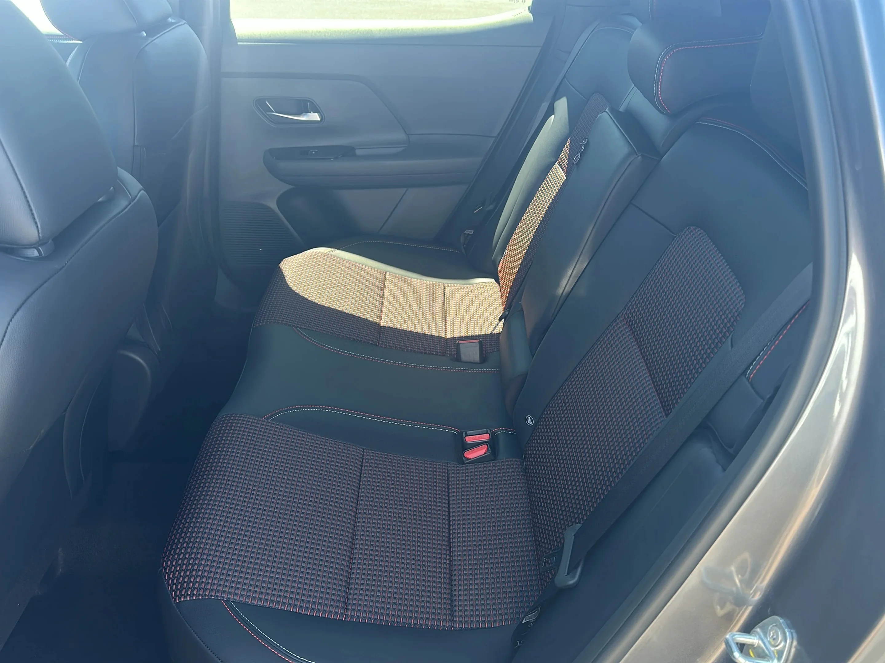 New 2026 Gun Metallic / Scarlet Ember Tintcoat Two-tone Nissan SR image 30