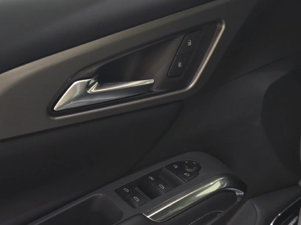 2027 Chevrolet Traverse LT - Photo 25