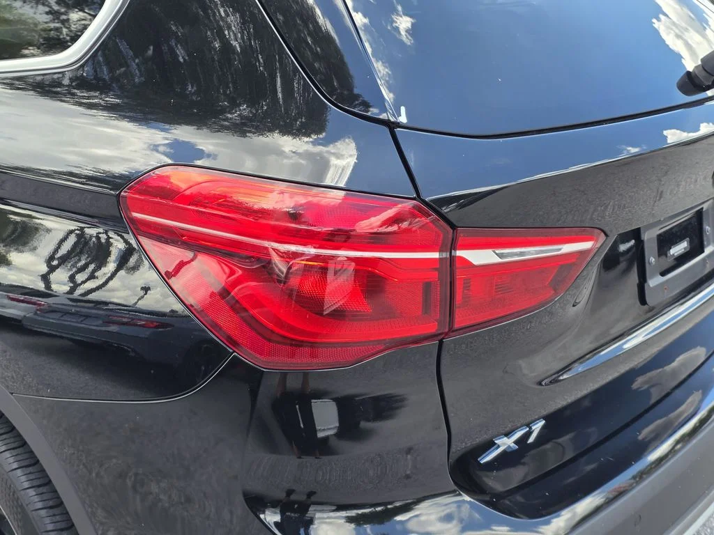 Used 2019 Black BMW xDrive28i image 7