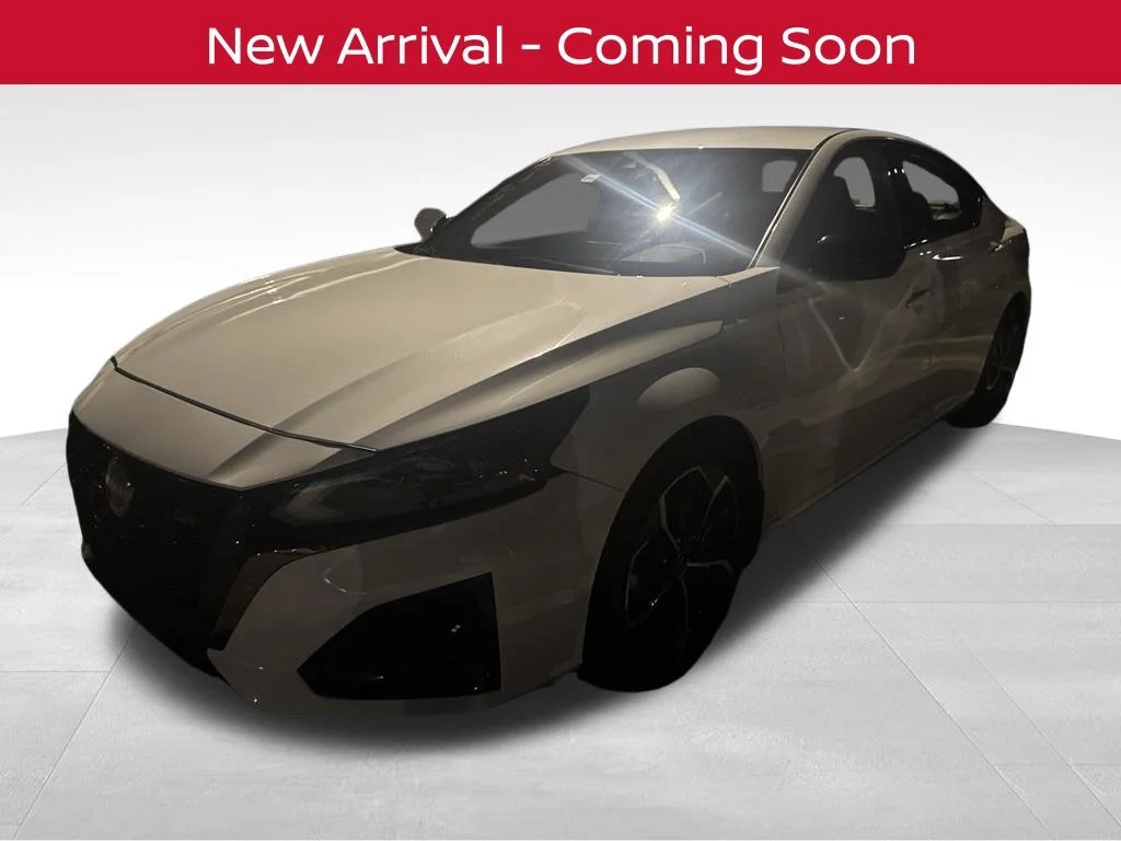 2023 Nissan Altima SR - Photo 1