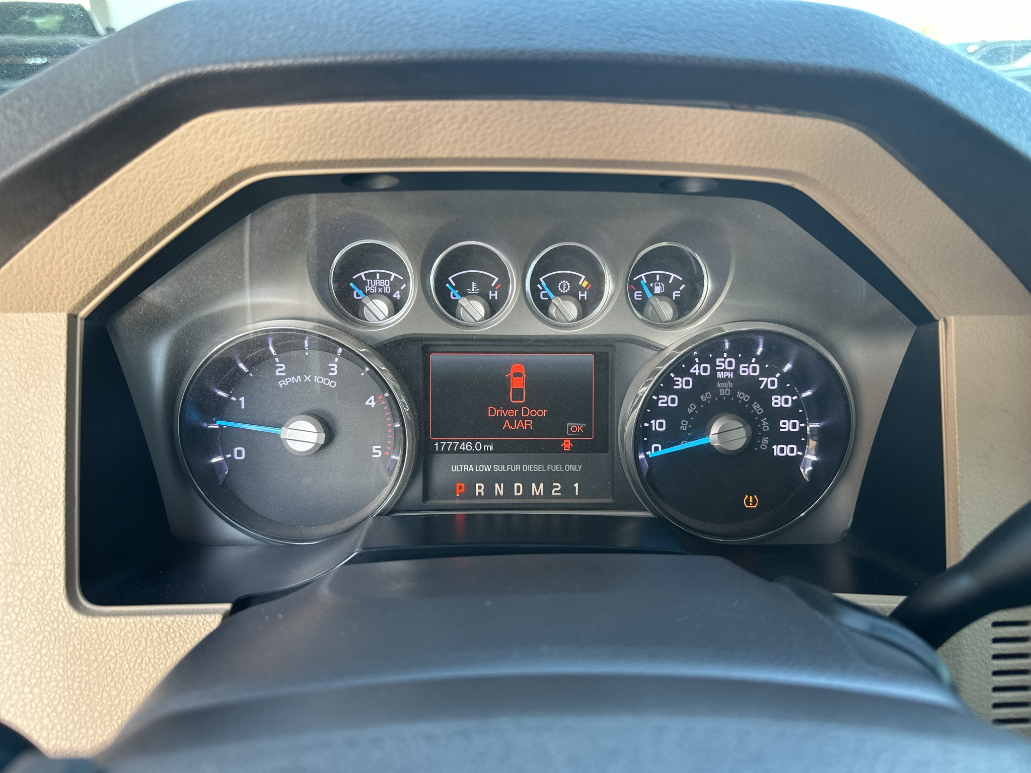 Used 2016 White Platinum Metallic Tri-Coat Ford LARIAT image 22