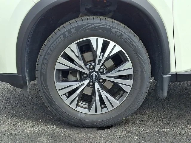 Used 2023 White Nissan SV image 29