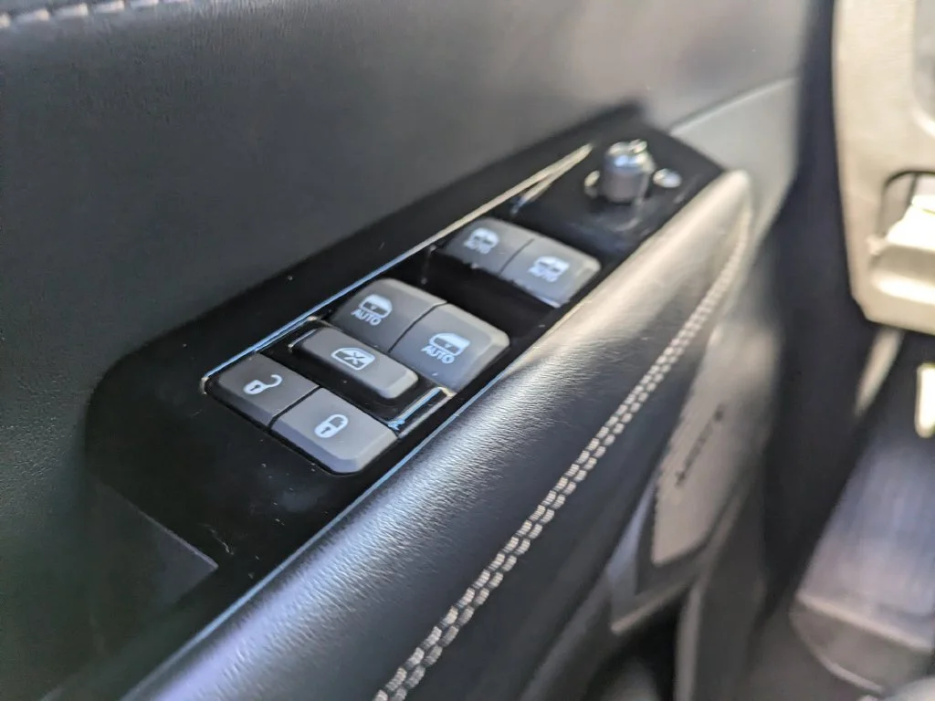 Used 2024 Black Jeep Series II image 27