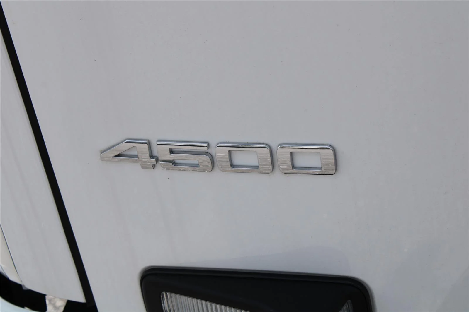 New 2024 Arc White Chevrolet  image 6