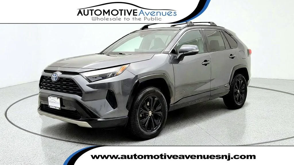 Used 2022 Magnetic Gray Metallic Toyota Hybrid SE AWD w/ Weather Pkg, Moonroof & Power Liftgate image 1