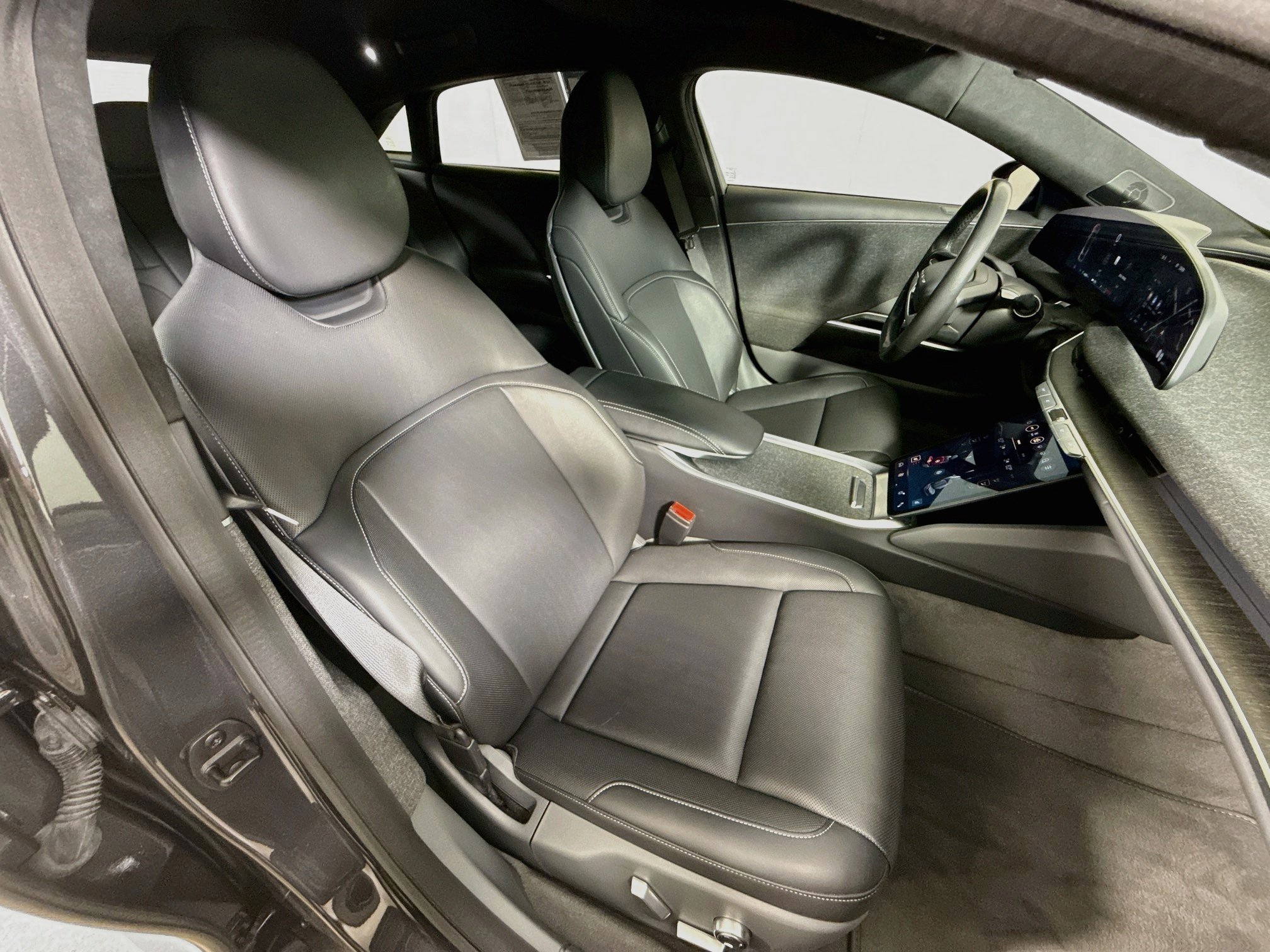 Used 2023 Quantum Gray Metallic Lucid Pure image 28
