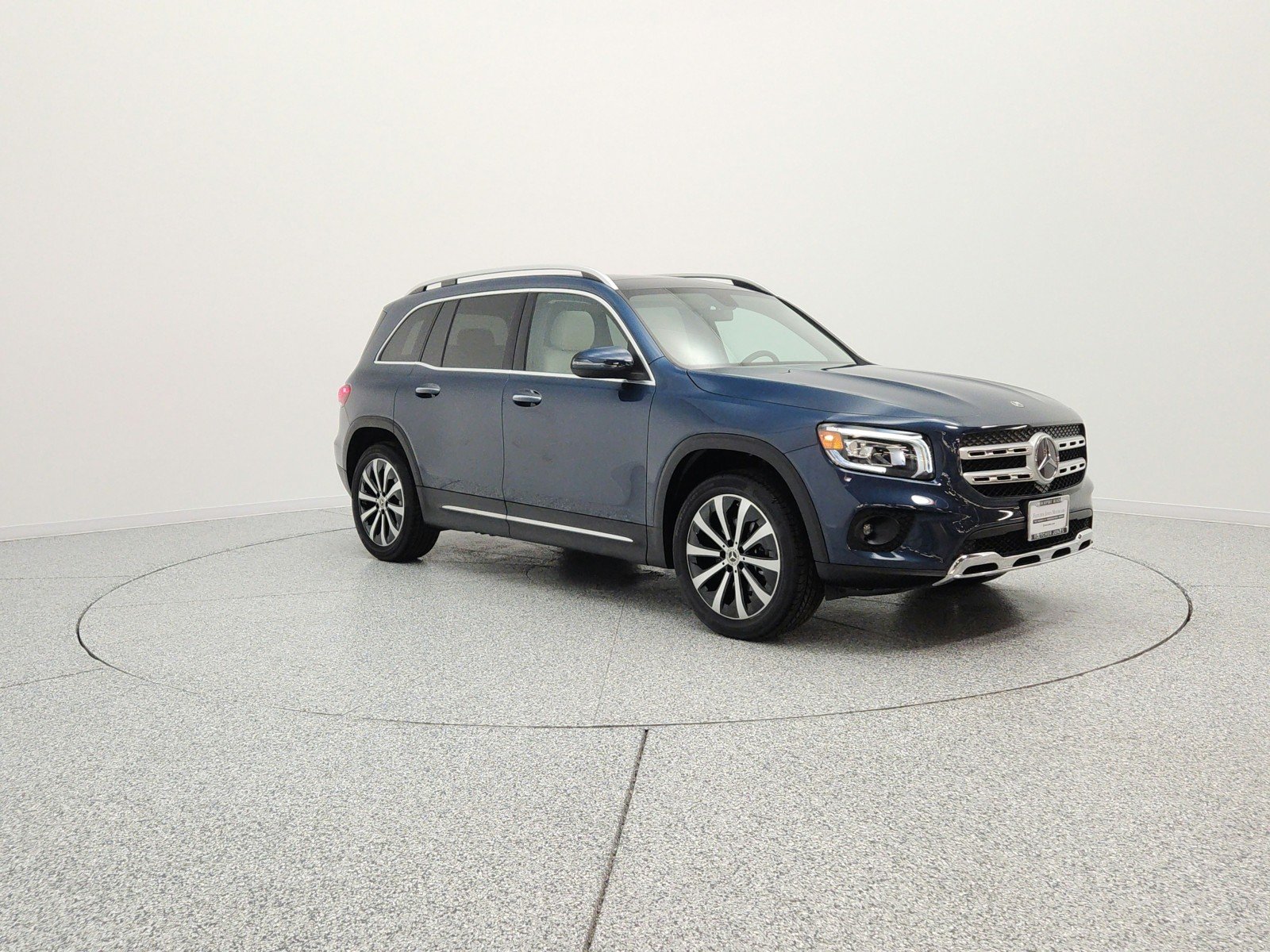 Used 2023 Denim Blue Metallic Mercedes-Benz GLB 250 SUV image 3