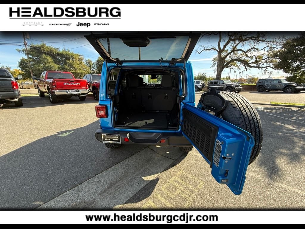 2026 Jeep Wrangler 4-Door Sahara - Photo 25