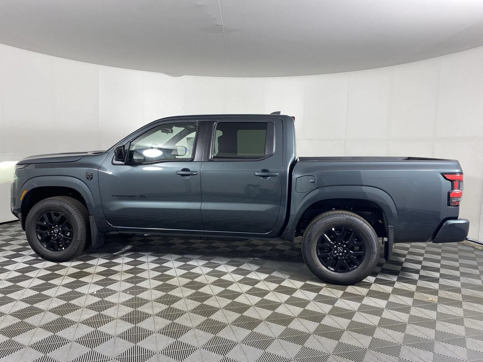 New 2027 Alpine Metallic Nissan Crew Cab SV image 16